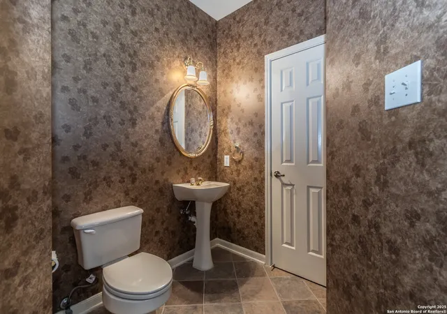 Photo 4 of Sale Pending at 2211 Bentoak Holw, San Antonio, TX 78248 | MLS# 1878731 | Listing updated on 2025-09-22