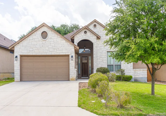 Photo 1 of Single family home for sale at 2712 Crest Ridge, New Braunfels, TX 78132 | MLS# 1878964 | Listing updated on 2025-11-16