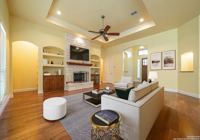 Photo 4 of Single family home for sale at 2712 Crest Ridge, New Braunfels, TX 78132 | MLS# 1878964 | Listing updated on 2025-11-16