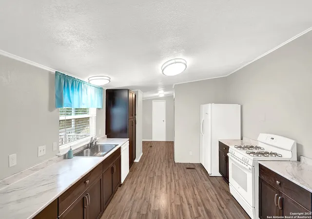 Photo 3 of Manufactured home for sale at 1019 Eagle Creek Dr, Floresville, TX 78114 | MLS# 1878988 | Listing updated on 2025-10-28