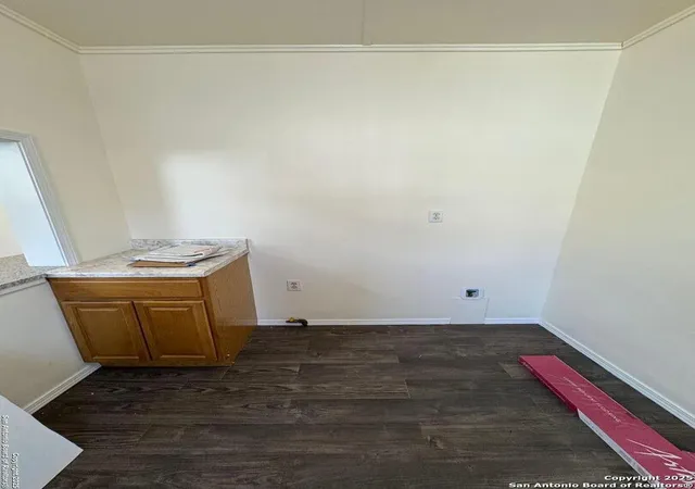 Photo 4 of Single family home for sale at 422 Floyd, San Antonio, TX 78204 | MLS# 1879008 | Listing updated on 2025-11-11
