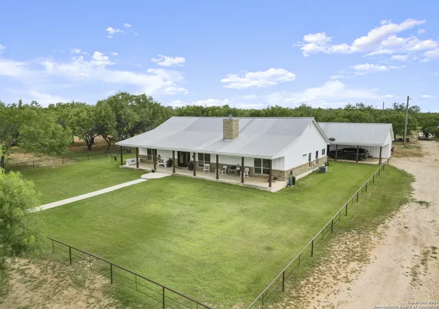 2nd image of 590 County Road 431, Pleasanton, TX 78064 | MLS# 1879031