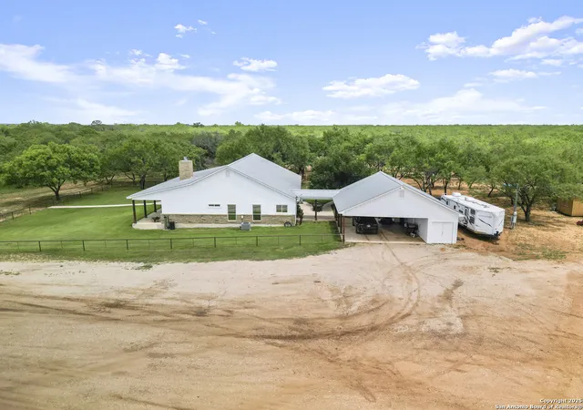 Photo 4 of Sale Pending at 590 County Rd 431, Pleasanton, TX 78064 | MLS# 1879031 | Listing updated on 2026-05-18