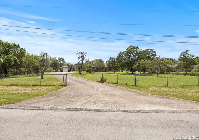 Photo 1 of Single family home for sale at 4 Karbach, New Braunfels, TX 78132 | MLS# 1879046 | Listing updated on 2025-12-30