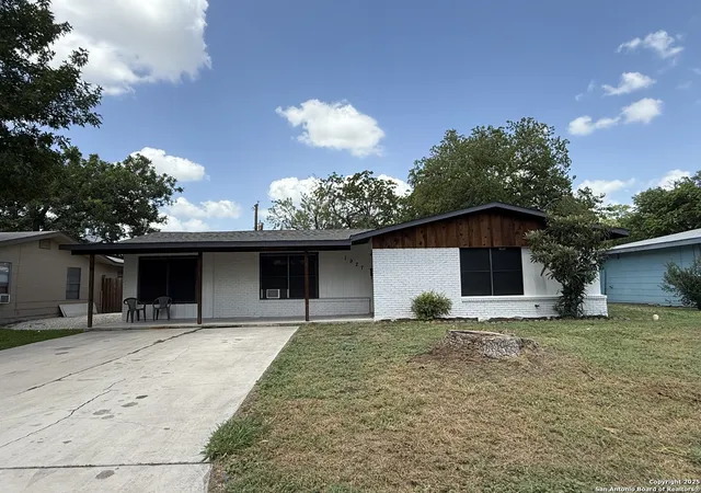 Photo 1 of Sale Pending at 1927 Arroya Vista, San Antonio, TX 78213 | MLS# 1879065 | Listing updated on 2025-11-03