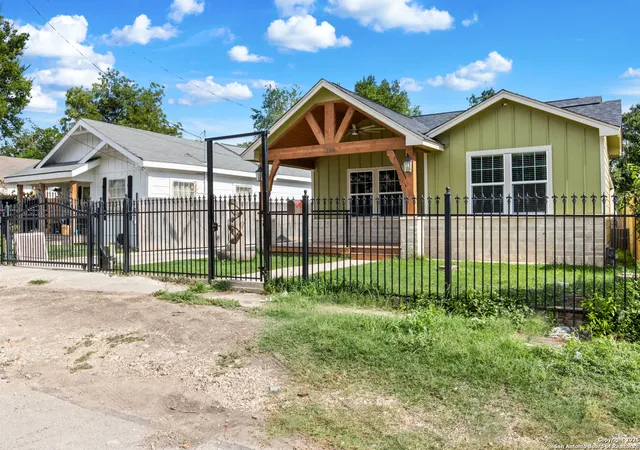 2nd image of 3318 W Travis, San Antonio, TX 78207 | MLS# 1879137