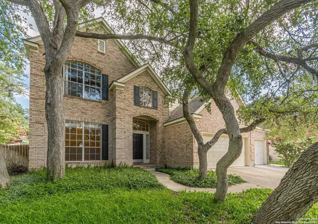 Photo 2 of Sale Pending at 1319 Arrow Hl, San Antonio, TX 78258 | MLS# 1879160 | Listing updated on 2025-08-20