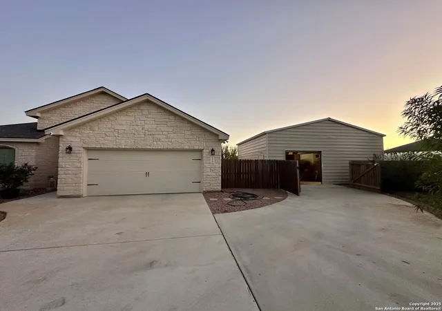 3rd image of 132 West Short Meadow Dr, Lytle, TX 78052 | MLS# 1879193