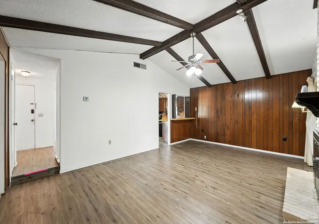 Photo 4 of Single family home for sale at 11408 Golden Oak, Live Oak, TX 78233 | MLS# 1879258 | Listing updated on 2025-10-25