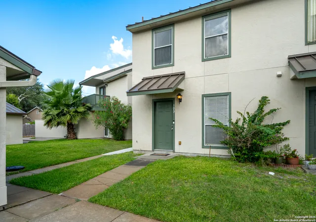 Photo 4 of Condo for sale at 302 Saint Andrews #C103, Rockport, TX 78382 | MLS# 1879405 | Listing updated on 2025-11-02