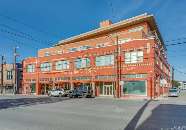 3rd image of 1401 S Flores St #212, San Antonio, TX 78204 | MLS# 1879438