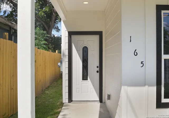 Photo 3 of Single family home for sale at 165 N San Felipe, San Antonio, TX 78237 | MLS# 1879454 | Listing updated on 2025-11-02