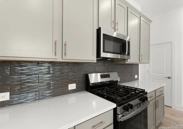 Photo 4 of Single family home for sale at 10031 University Way #8, San Antonio, TX 78224 | MLS# 1879548 | Listing updated on 2026-07-20
