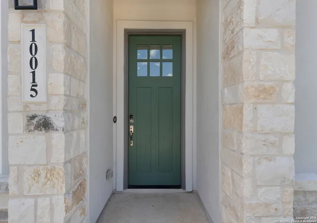 Photo 1 of Sale Pending at 10035 University Way #9, San Antonio, TX 78224 | MLS# 1879579 | Listing updated on 2025-10-22