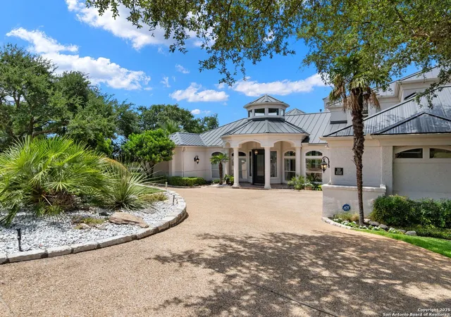 Photo 2 of Sale Pending at 33 Arnold Palmer, San Antonio, TX 78257 | MLS# 1879588 | Listing updated on 2025-11-25