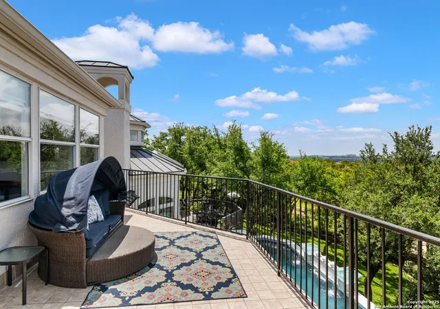 Photo 3 of Sale Pending at 33 Arnold Palmer, San Antonio, TX 78257 | MLS# 1879588 | Listing updated on 2025-11-25