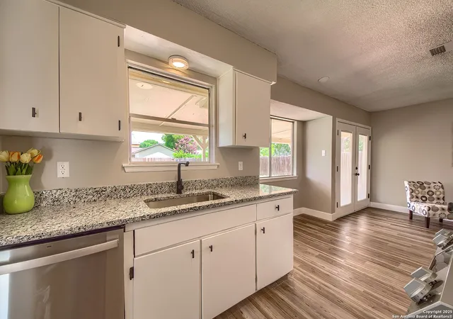 Photo 3 of Single family home for sale at 205 Nell Deane Blvd, Schertz, TX 78154 | MLS# 1879589 | Listing updated on 2025-07-08