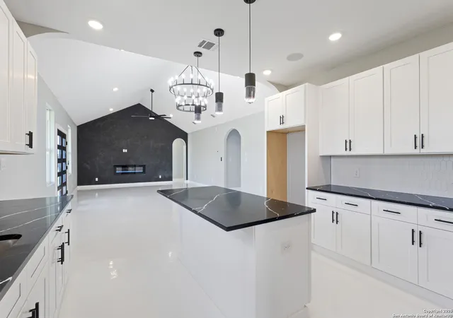 Photo 4 of Single family home for sale at 113 Carrizo Ranch, Floresville, TX 78114 | MLS# 1879613 | Listing updated on 2025-08-29