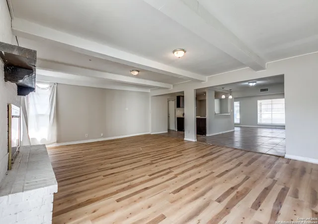 Photo 4 of Single family home for sale at 810 Cobble, San Antonio, TX 78216 | MLS# 1879690 | Listing updated on 2025-10-31