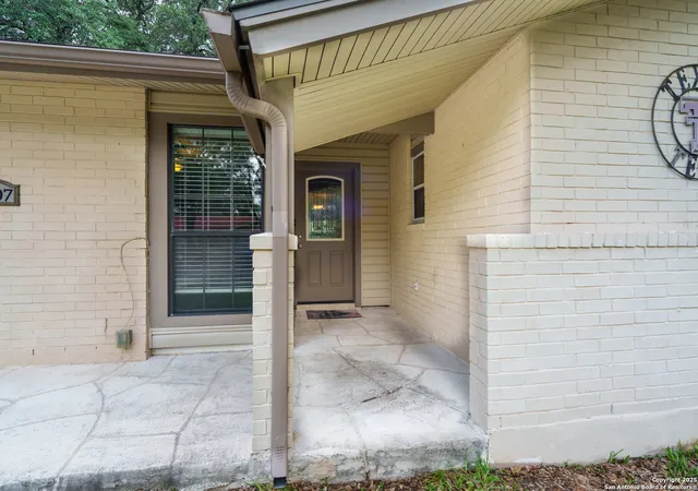 Photo 3 of Sale Pending at 6907 Forest Grv, San Antonio, TX 78240 | MLS# 1879694 | Listing updated on 2025-10-17