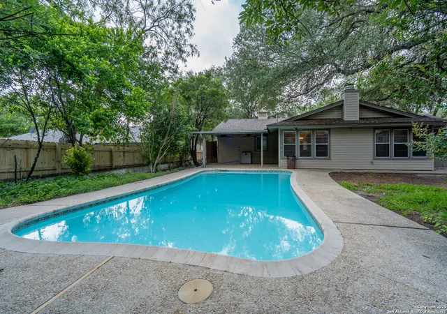 Photo 4 of Sale Pending at 6907 Forest Grv, San Antonio, TX 78240 | MLS# 1879694 | Listing updated on 2025-10-17
