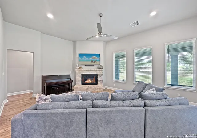 Photo 4 of Single family home for sale at 27103 Coltens, San Antonio, TX 78260 | MLS# 1879704 | Listing updated on 2025-09-28