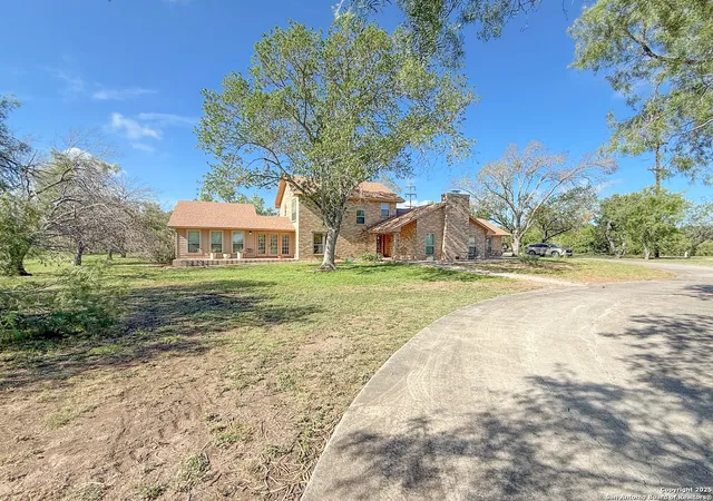 25th image of 591 Fm 2200, Devine, TX 78016 | MLS# 1879732