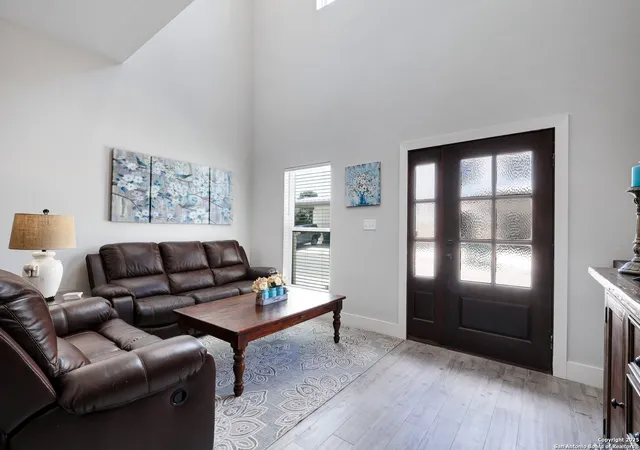 Photo 2 of Single family home for sale at 2122 Paniolo Dr, Boerne, TX 78006 | MLS# 1879764 | Listing updated on 2025-10-04