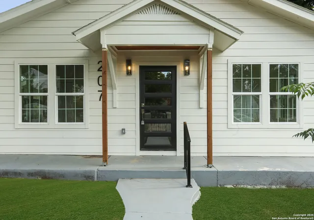 Photo 2 of Single family home for sale at 207 Alvarez, San Antonio, TX 78204 | MLS# 1879788 | Listing updated on 2025-09-23