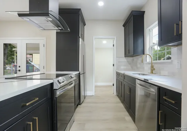 Photo 4 of Single family home for sale at 207 Alvarez, San Antonio, TX 78204 | MLS# 1879788 | Listing updated on 2025-09-23