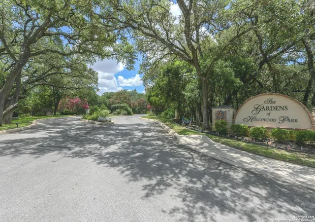 Photo 32 of Sale Pending at 7 Cascade Glen, San Antonio, TX 78232 | MLS# 1879811 | Listing updated on 2025-10-27