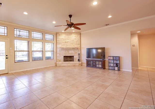 Photo 4 of Sale Pending at 308 Edgehill, Pleasanton, TX 78064 | MLS# 1879814 | Listing updated on 2026-01-22