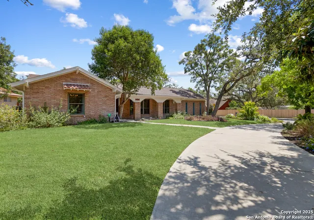 Photo 3 of Sale Pending at 10410 Sunflower Ln, San Antonio, TX 78213 | MLS# 1879893 | Listing updated on 2025-11-16