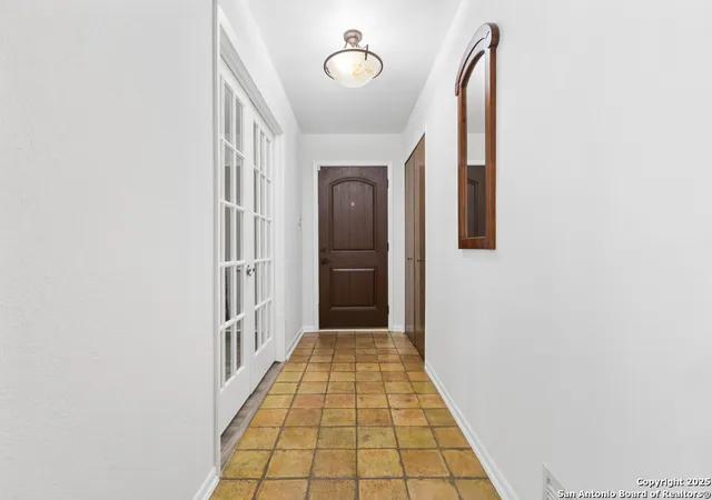 Photo 4 of Sale Pending at 10410 Sunflower Ln, San Antonio, TX 78213 | MLS# 1879893 | Listing updated on 2025-11-16