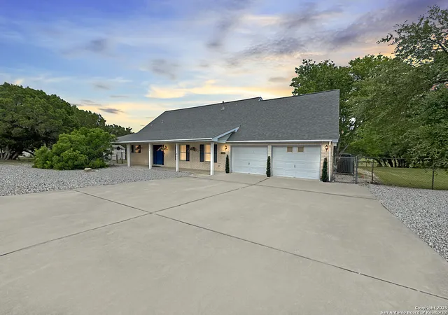 Photo 2 of Sale Pending at 149 Gallagher, Canyon Lake, TX 78133 | MLS# 1879925 | Listing updated on 2026-01-07