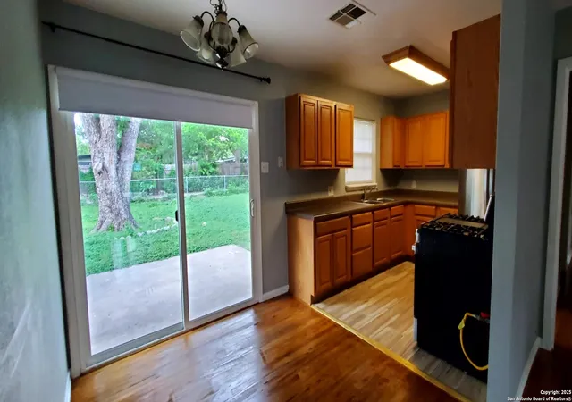 Photo 4 of Single family home for sale at 231 Schmeltzer Lane, San Antonio, TX 78213 | MLS# 1879934 | Listing updated on 2025-07-16