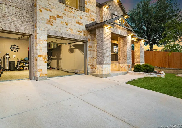 Photo 4 of Single family home for sale at 244 Landmark Way, Cibolo, TX 78108 | MLS# 1879938 | Listing updated on 2025-08-28