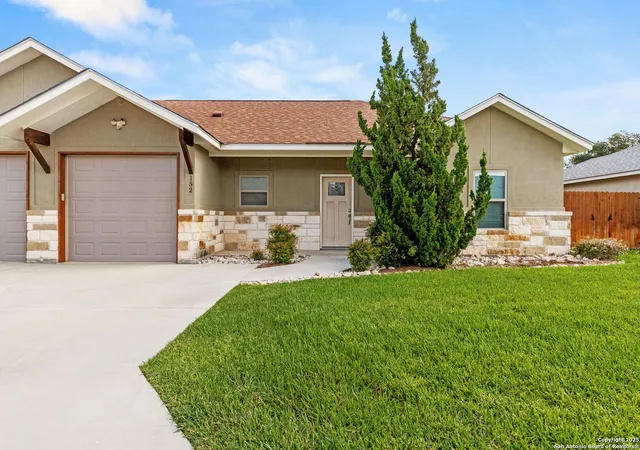 1st image of 152 Navarro #3B, Seguin, TX 78155 | MLS# 1879942