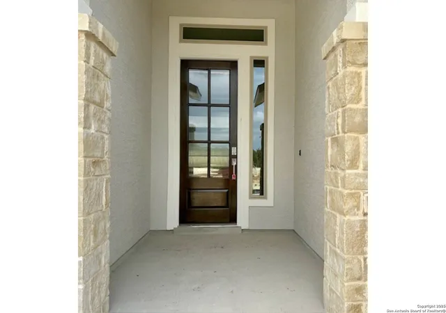 Photo 2 of Sale Pending at 201 Hildalgo, Boerne, TX 78006 | MLS# 1879949 | Listing updated on 2025-10-13