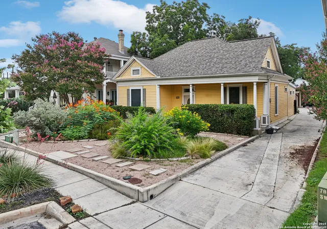 1st image of 207 Florida St, San Antonio, TX 78210 | MLS# 1879958