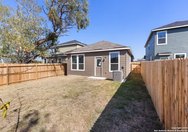 Photo 3 of Sale Pending at 4522 Gato Calico Dr, San Antonio, TX 78222 | MLS# 1879995 | Listing updated on 2025-11-10