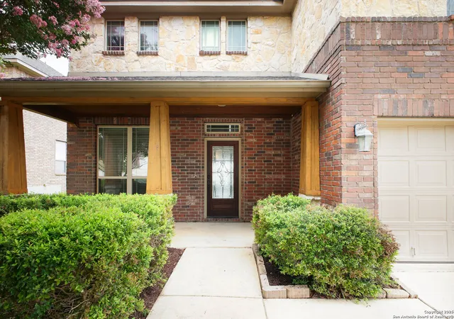 Photo 3 of Sale Pending at 24510 Bliss Cyn Ct, San Antonio, TX 78260 | MLS# 1880144 | Listing updated on 2025-10-28