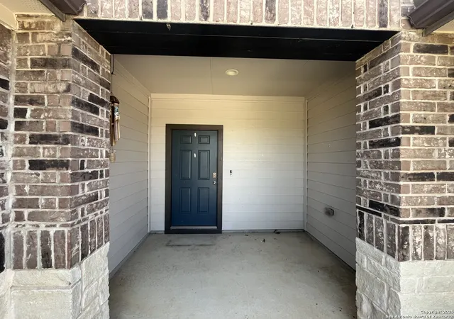 Photo 2 of Sale Pending at 805 Margay, Seguin, TX 78155 | MLS# 1880347 | Listing updated on 2026-04-06