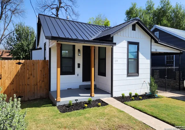 Photo 1 of Sale Pending at 119 Carroll, San Antonio, TX 78225 | MLS# 1880348 | Listing updated on 2026-01-20