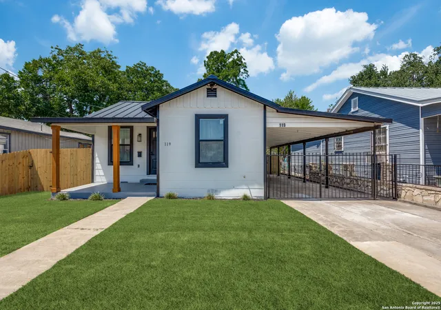 Photo 4 of Sale Pending at 119 Carroll, San Antonio, TX 78225 | MLS# 1880348 | Listing updated on 2026-01-20