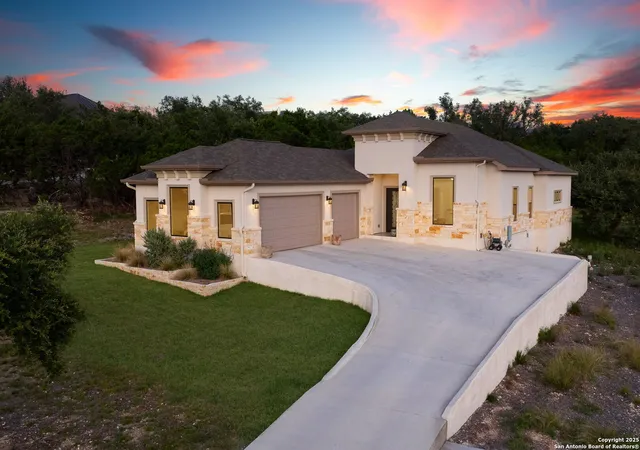 Photo 4 of Sale Pending at 2366 Comal Springs, Canyon Lake, TX 78133 | MLS# 1880382 | Listing updated on 2025-11-12