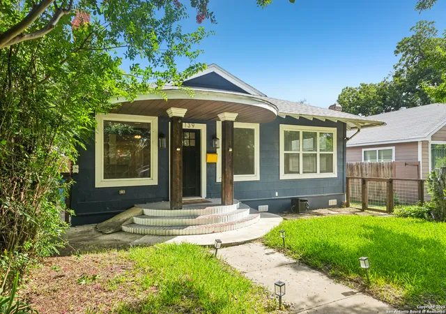 Photo 1 of Sale Pending at 1139 W Russell Pl, San Antonio, TX 78201 | MLS# 1880416 | Listing updated on 2025-10-17