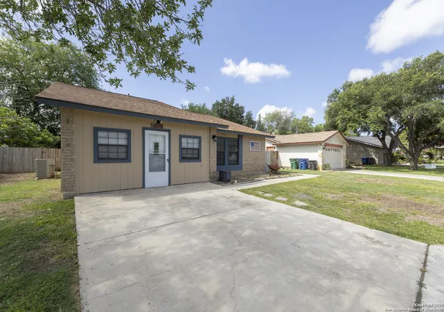 Photo 4 of Sale Pending at 8938 Rich Way, San Antonio, TX 78251 | MLS# 1880453 | Listing updated on 2025-09-25