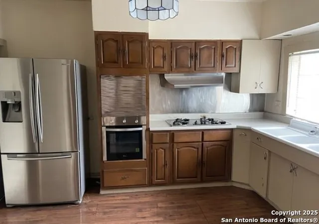 Photo 4 of Sale Pending at 533 Nolan, San Antonio, TX 78202 | MLS# 1880526 | Listing updated on 2025-11-26