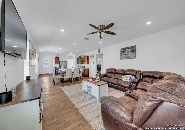 Photo 2 of Sale Pending at 489 Middle Green, Floresville, TX 78114 | MLS# 1880576 | Listing updated on 2025-10-11